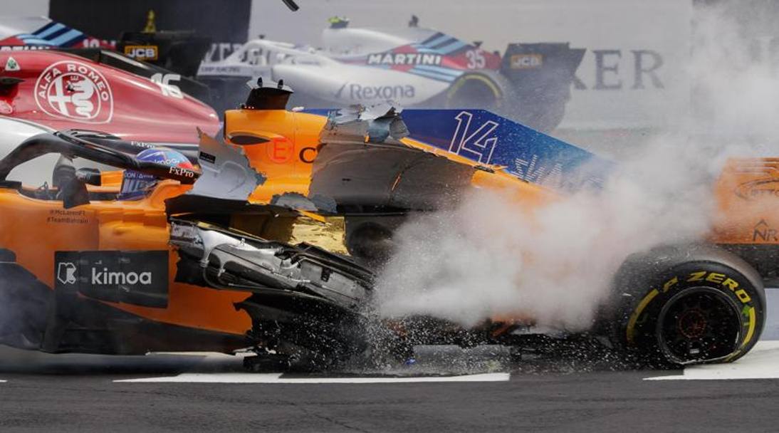 Un altro scatto per la McLaren di Alonso. Epa